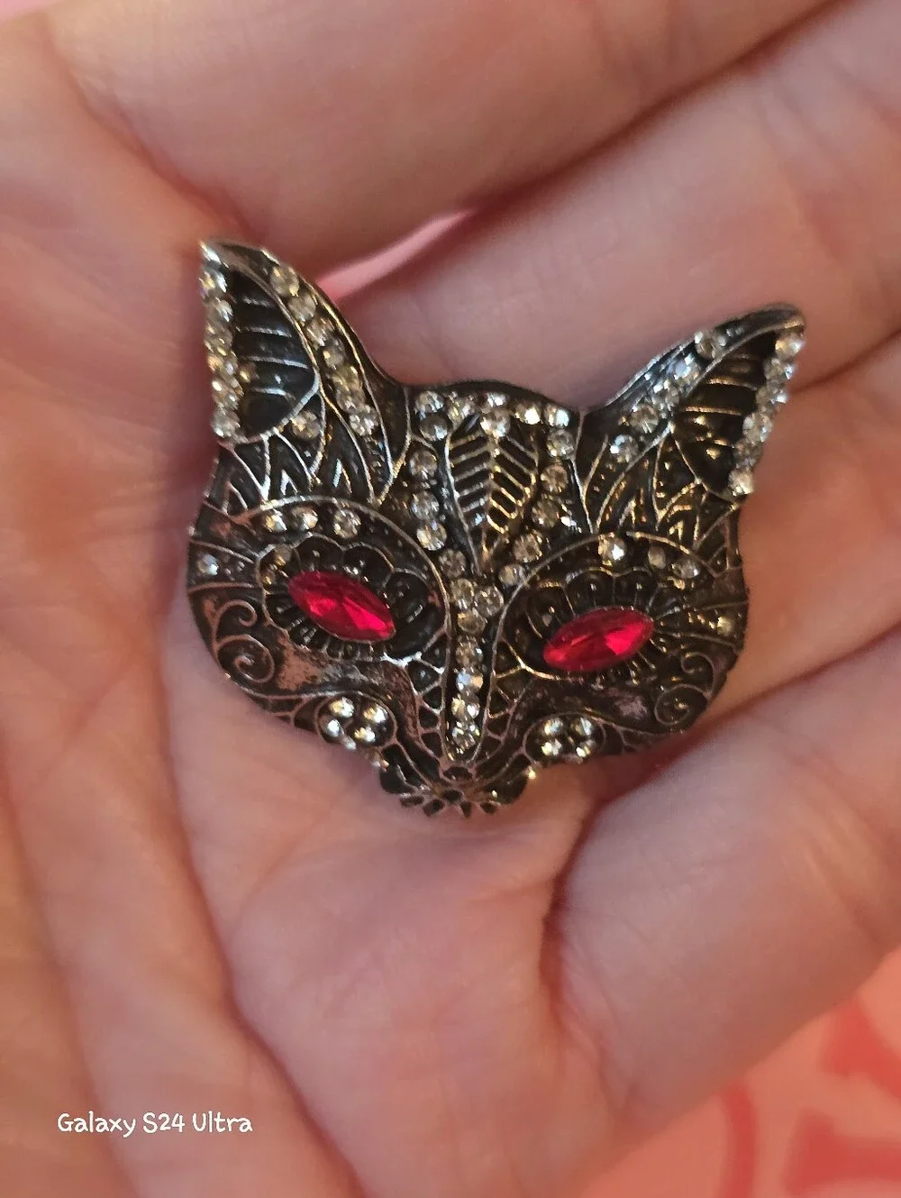 Kitty Cat Tiny Brooch NEW